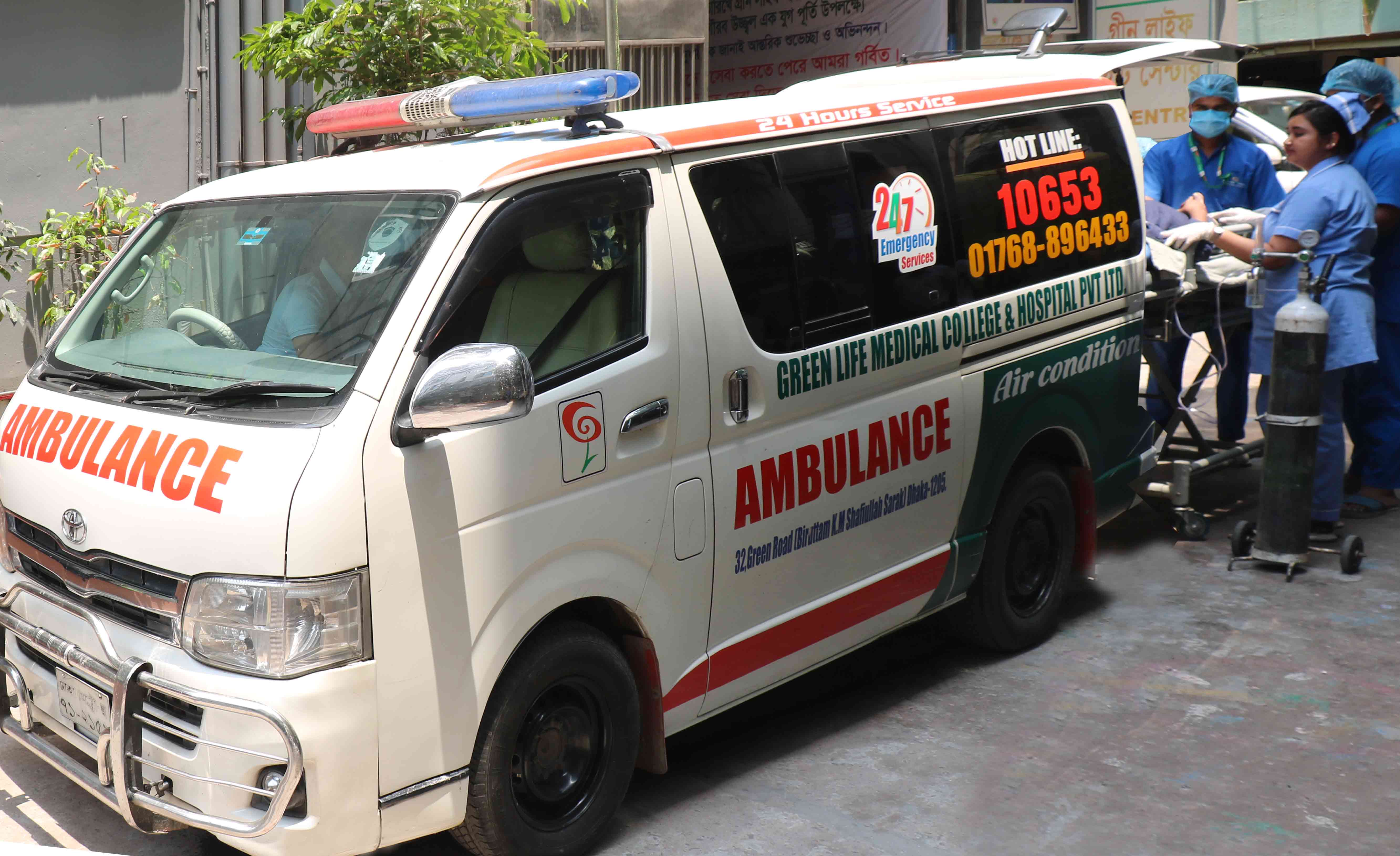 24/7 Emergency Ambulance Service - Green Life Hospital Ltd.